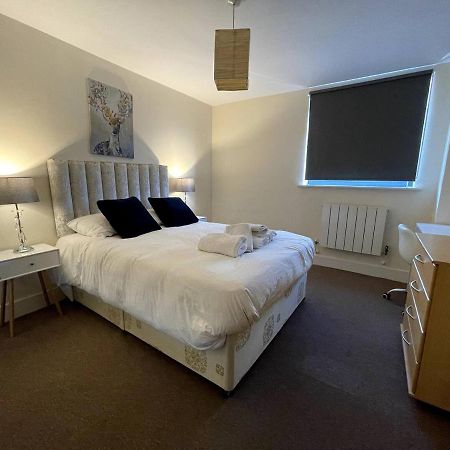 Lovely 2 Bedroom Apartment With Amazing Views In E14 Londra Dış mekan fotoğraf